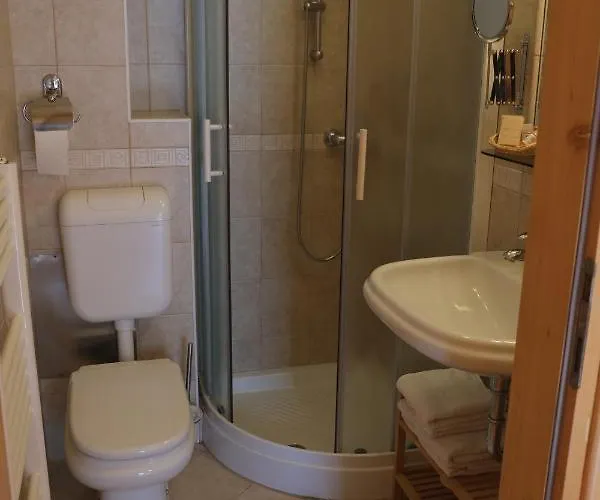 Bivanje na kmetiji Farm Pri Flandru Cerkno